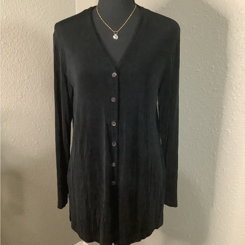 CHICO’S Black Button-UpTravelers Top